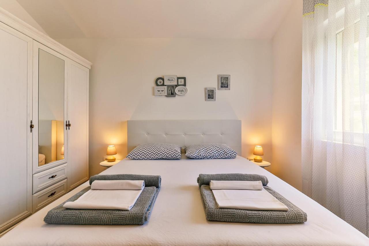 Apartmani Visum Sveti Stefan Exterior photo